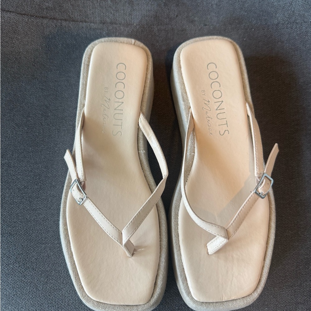 Anthropologie Matisse Cream Square-Toe Sandals worn once